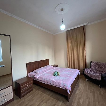 Apartment Merabi Batumi Eksteriør bilde