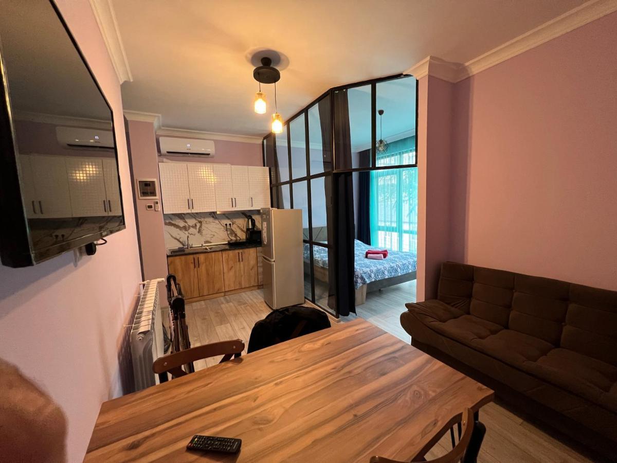 Apartment Merabi Batumi Eksteriør bilde