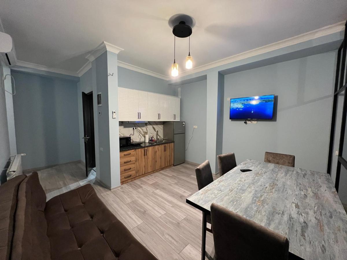 Apartment Merabi Batumi Eksteriør bilde
