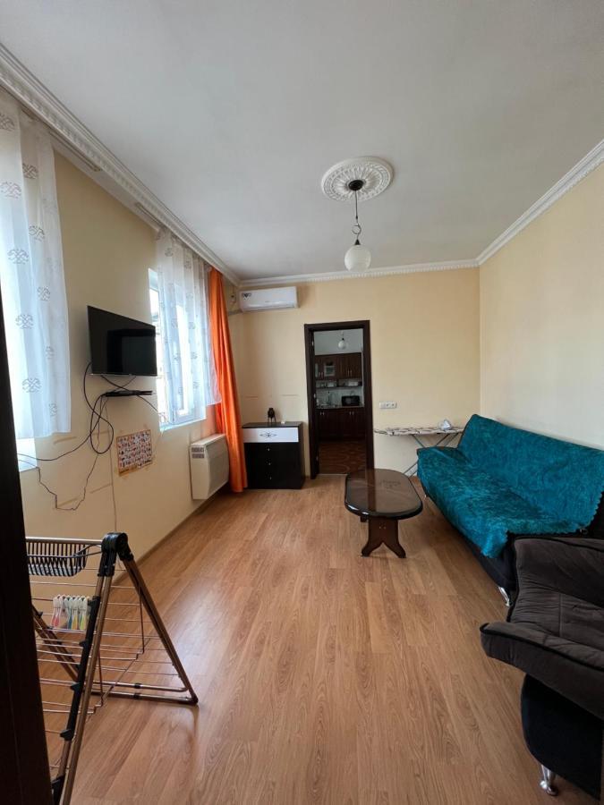 Apartment Merabi Batumi Eksteriør bilde