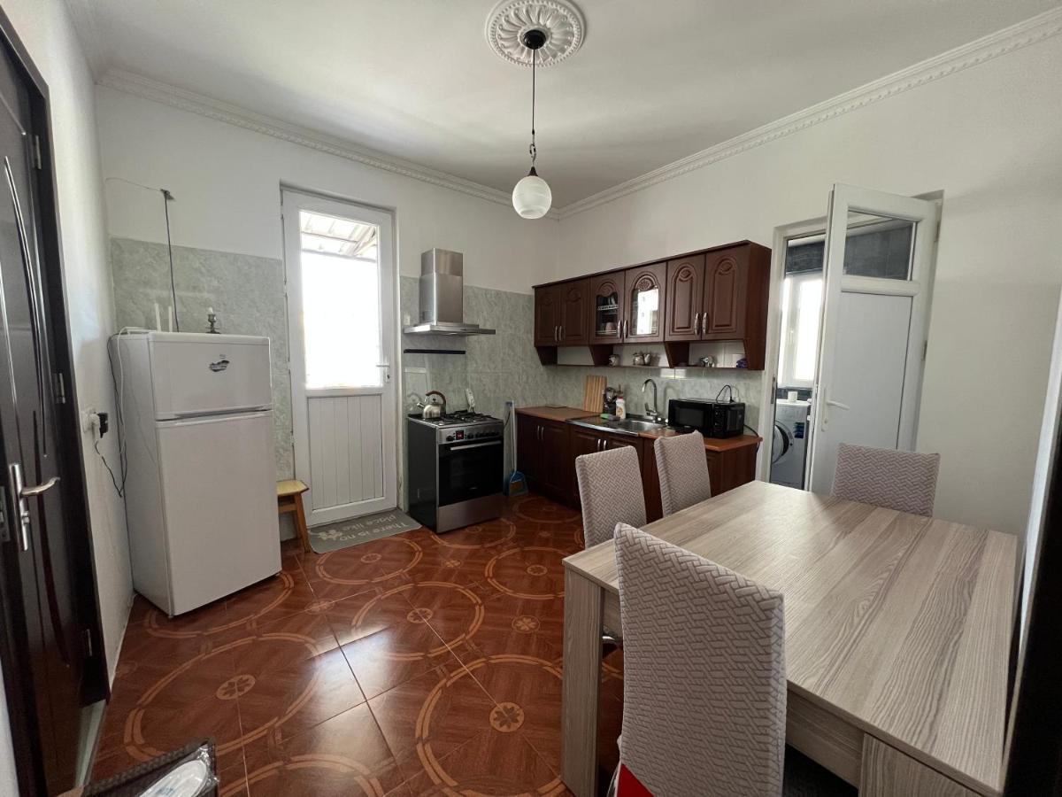 Apartment Merabi Batumi Eksteriør bilde