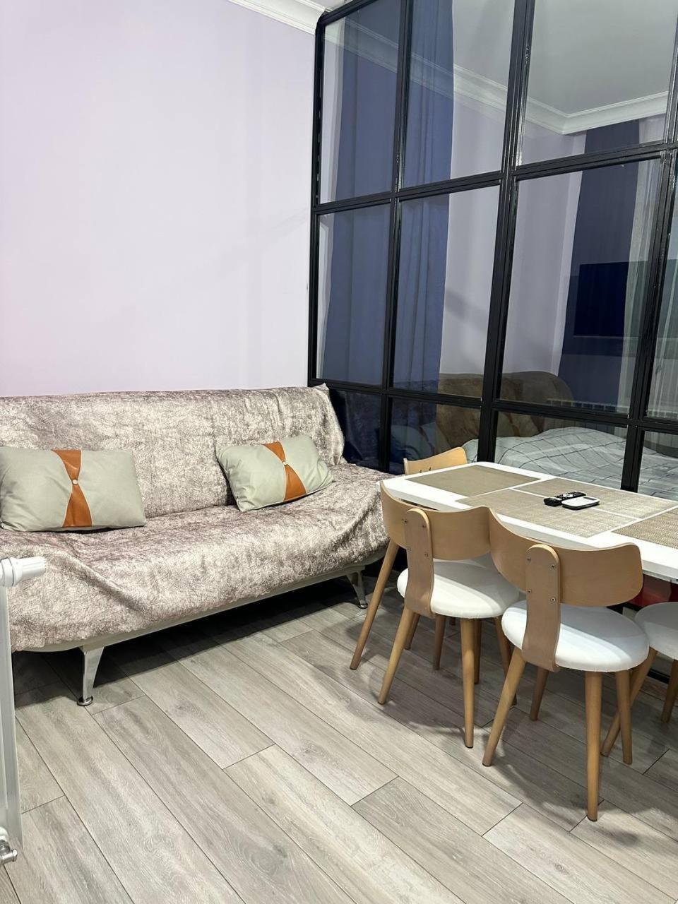 Apartment Merabi Batumi Eksteriør bilde