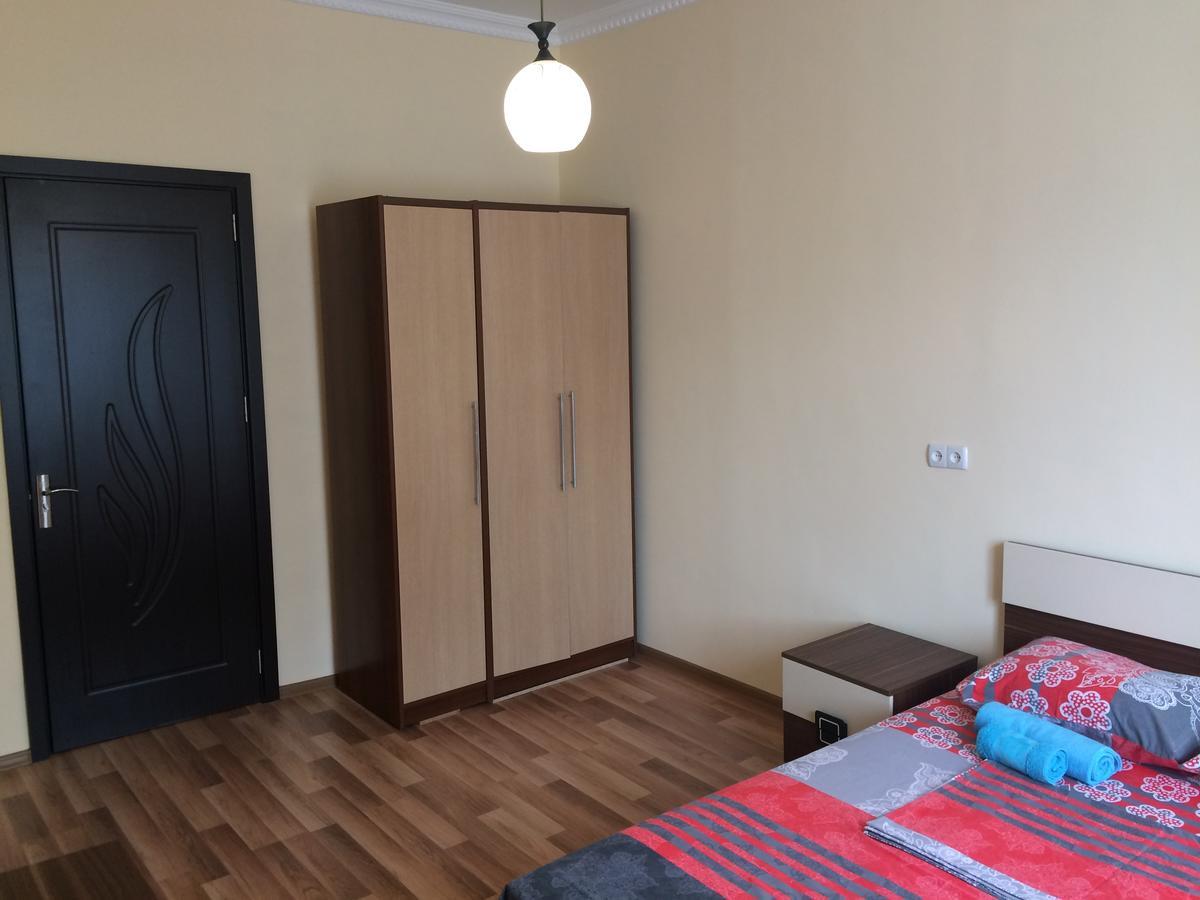Apartment Merabi Batumi Eksteriør bilde